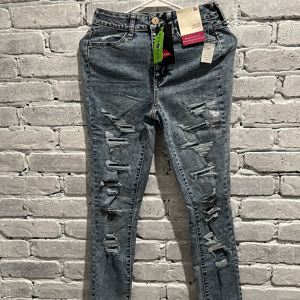 SO Brand Distressed Jeans size 5/27 - Never Worn